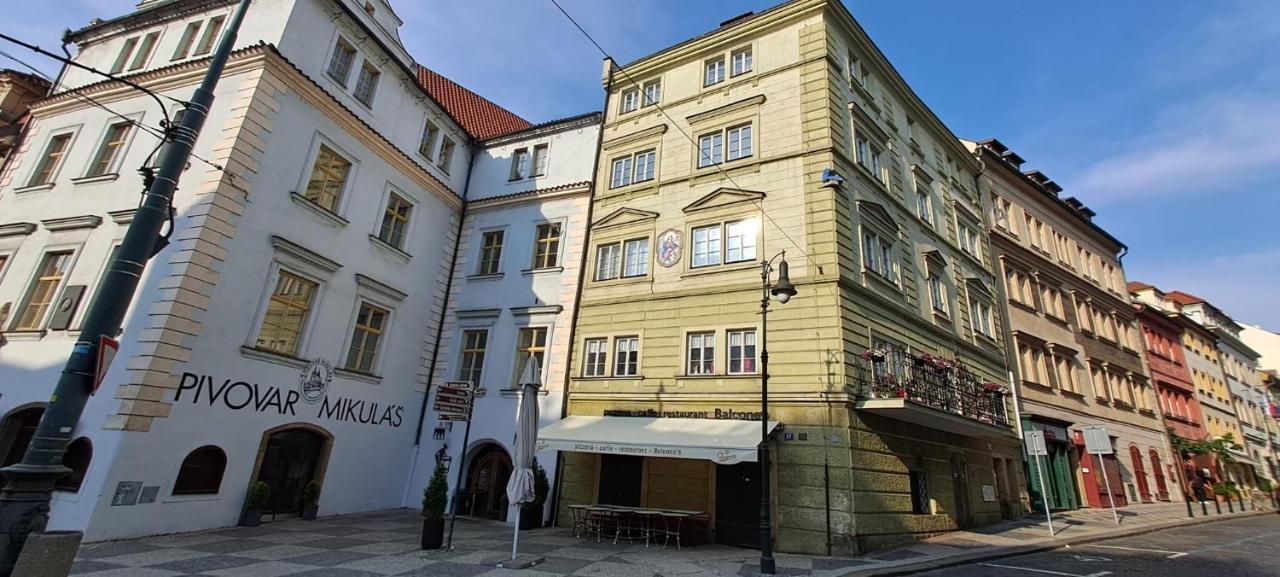 At The Blue Lion & Parking Assistance Apartment Prague Luaran gambar