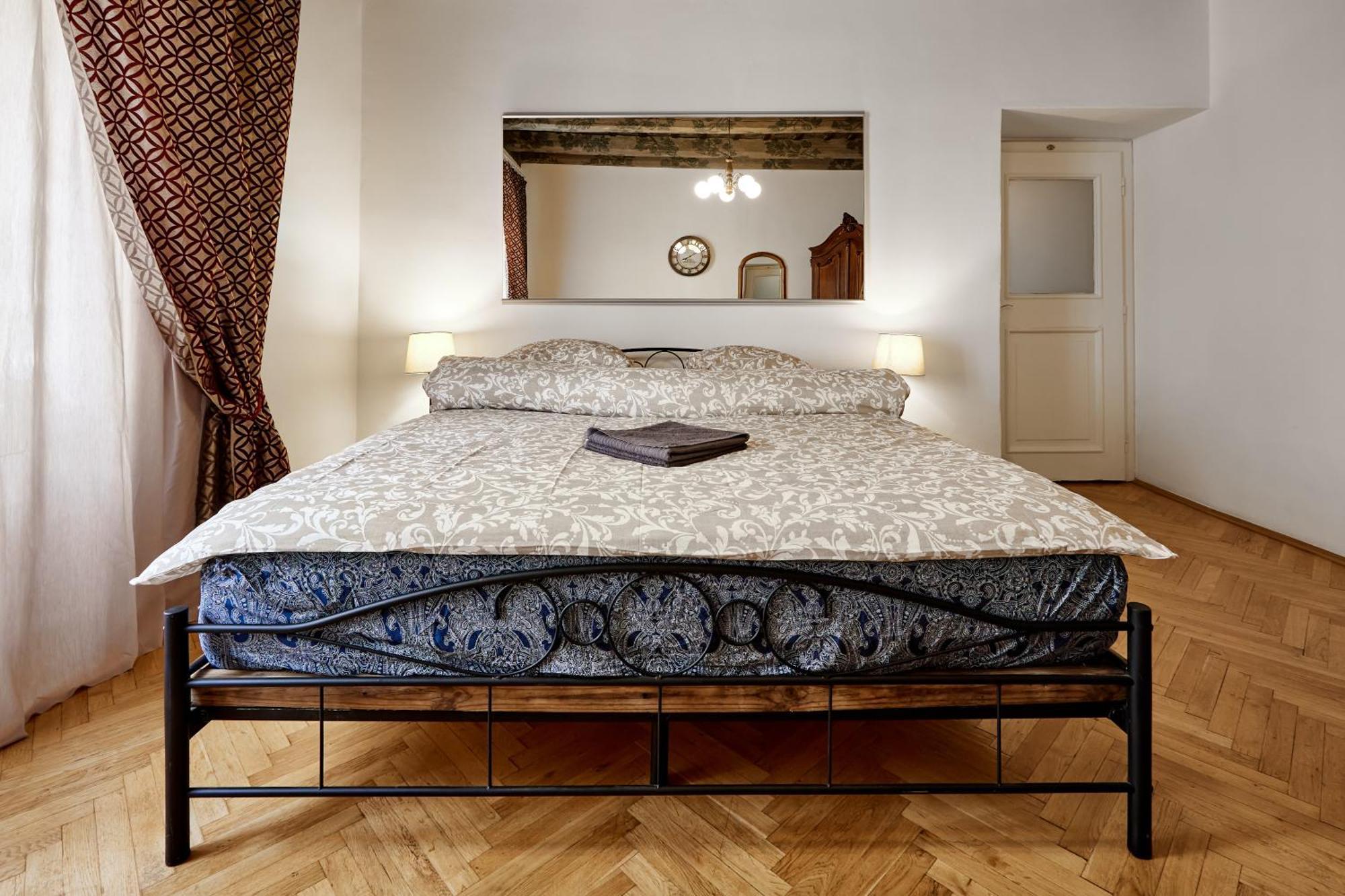 At The Blue Lion & Parking Assistance Apartment Prague Luaran gambar