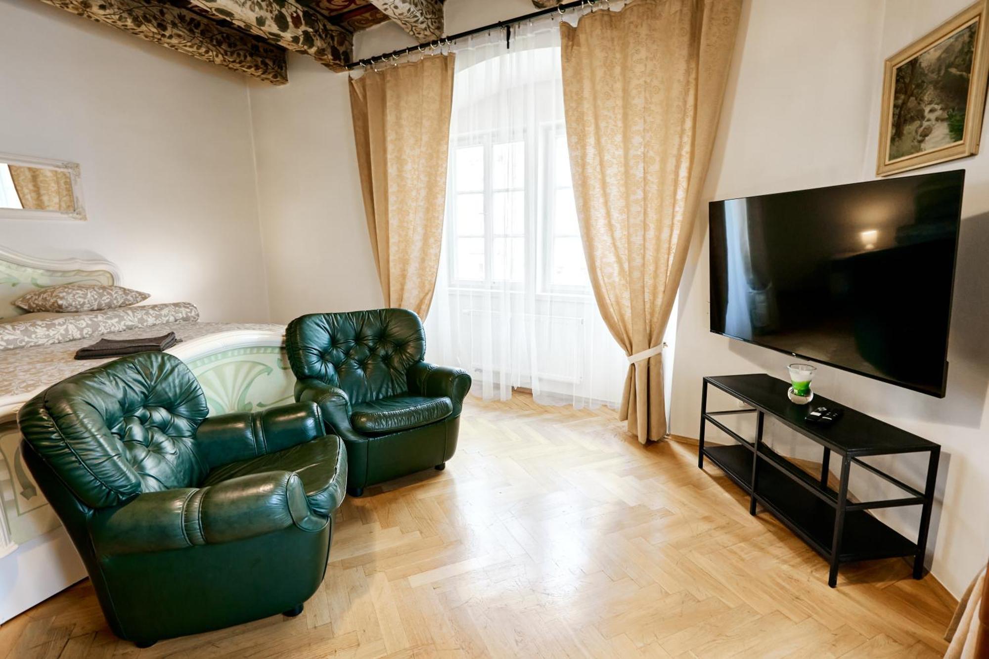 At The Blue Lion & Parking Assistance Apartment Prague Luaran gambar