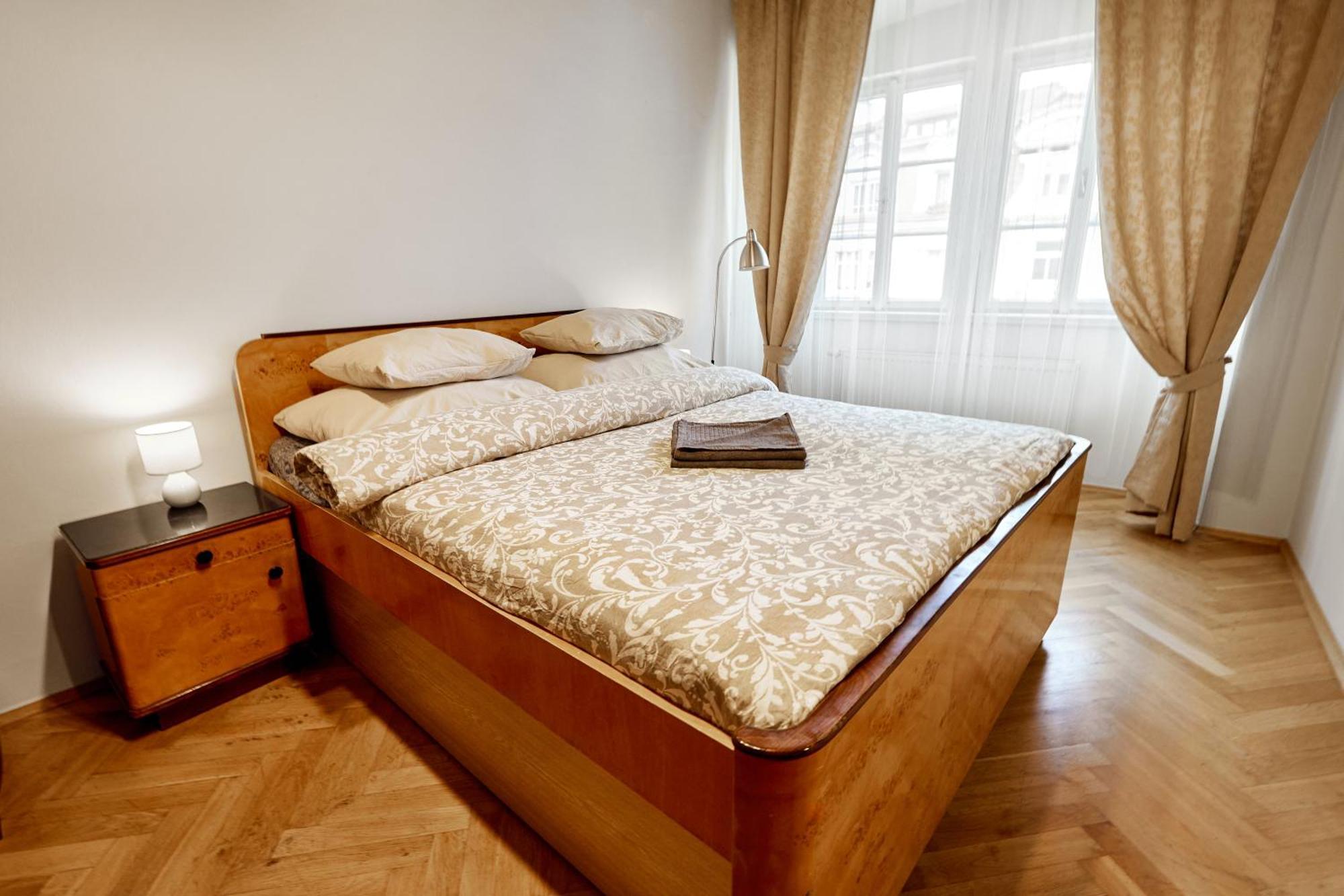 At The Blue Lion & Parking Assistance Apartment Prague Luaran gambar