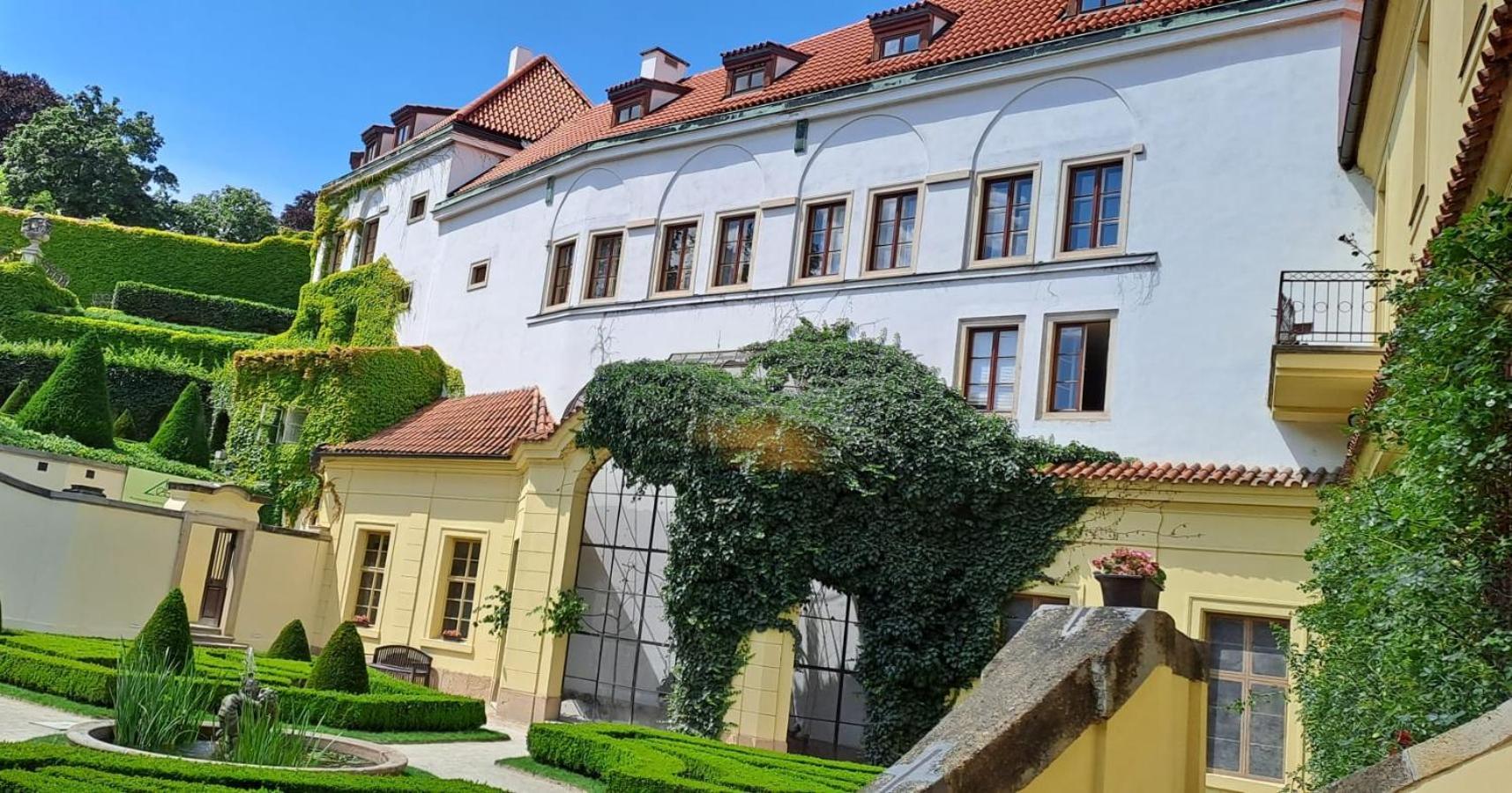 At The Blue Lion & Parking Assistance Apartment Prague Luaran gambar