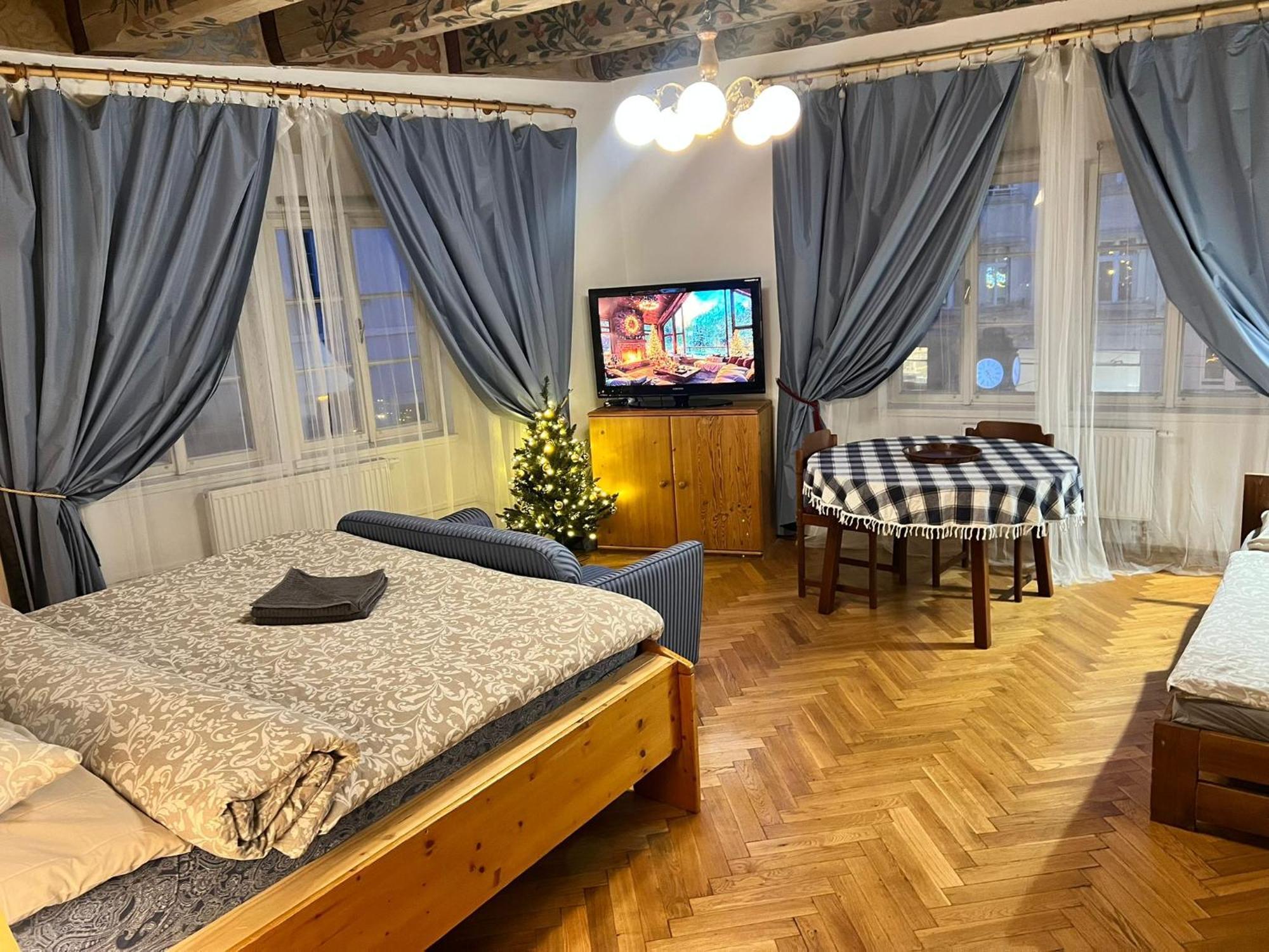 At The Blue Lion & Parking Assistance Apartment Prague Luaran gambar