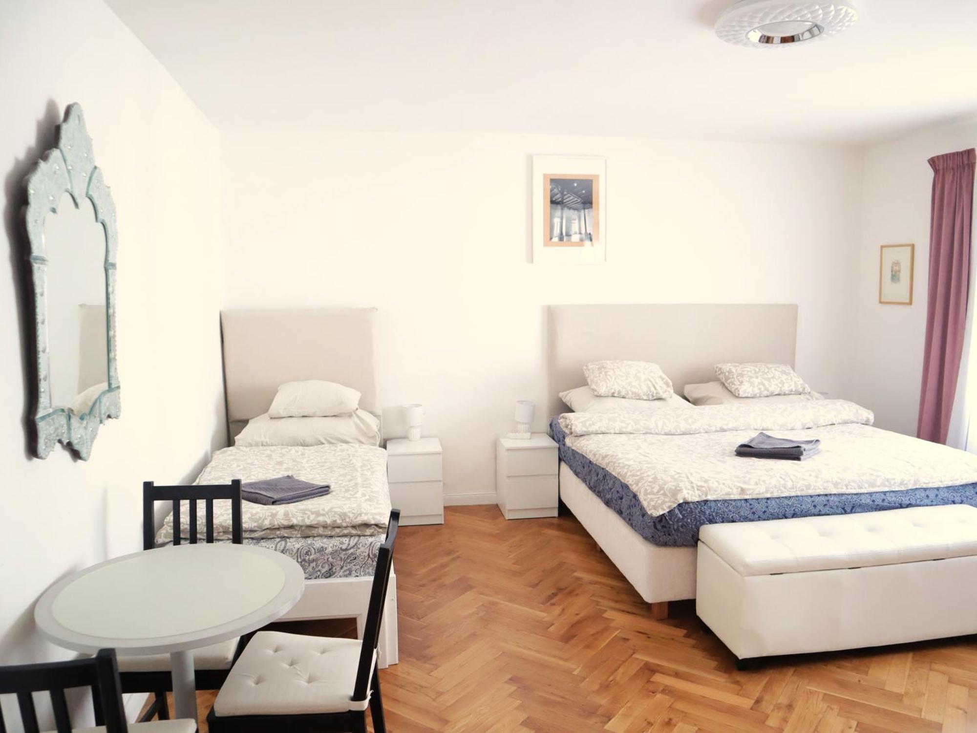 At The Blue Lion & Parking Assistance Apartment Prague Luaran gambar